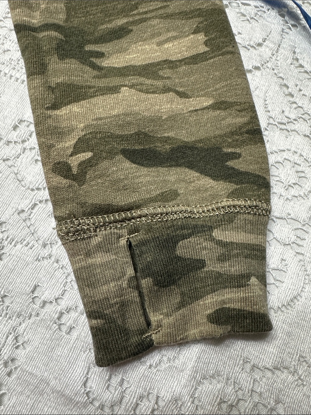 Y2K Abercrombie kids Camo Hoodie Pink spellout Logo Vintage 2000s size 7/8 - Picture 15 of 16